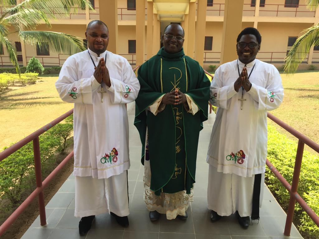 Dois Estudantes dos Camarões fazem sua Profissão Perpétua em Ibadan, Nigéria