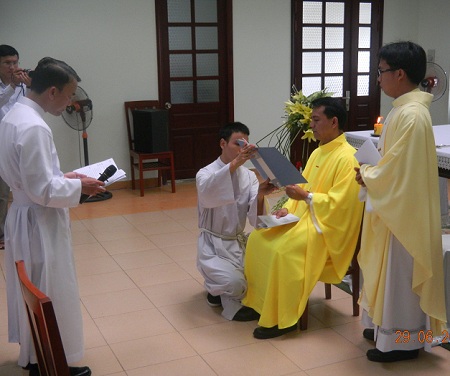 Profession perpétuelle du premier clarétain de la mission de Viêt-Nam