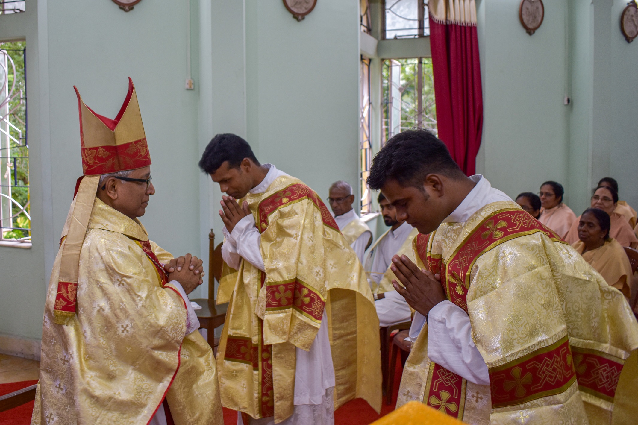 ORDINAZIONE DIACONALE DEGLI STUDENTI A. JOHN BRITTO E B. HONEST RAJ