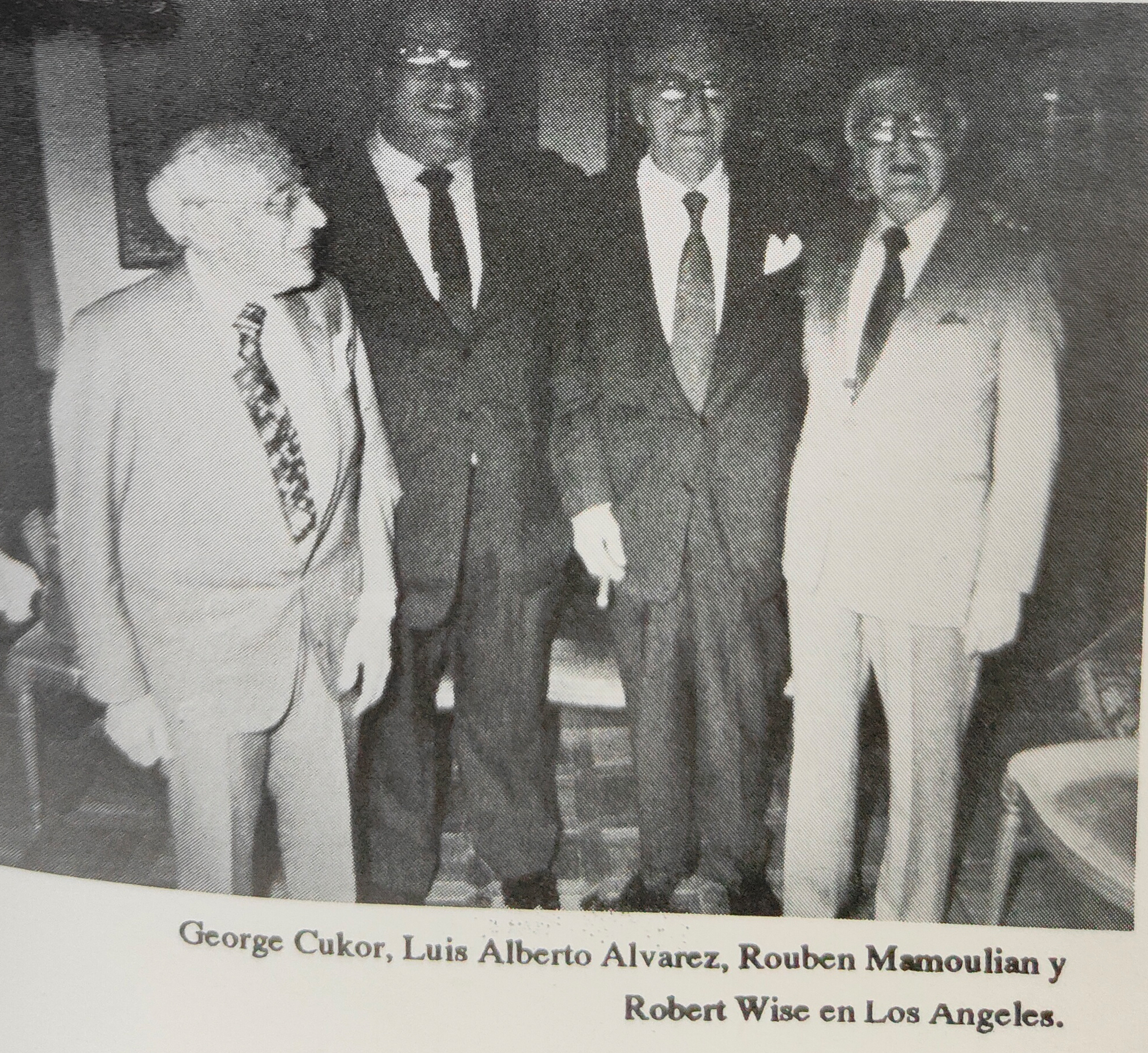 Luis Alberto Alvarez Con Personajes