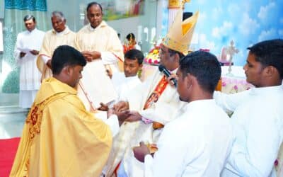 Ordenação Sacerdotal de Veligandla Bala John CMF