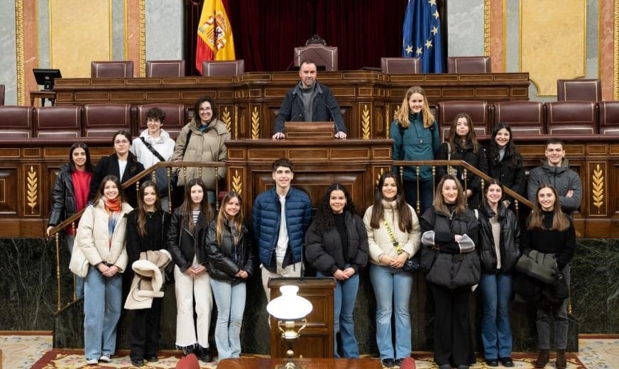 Futuros líderes del cambio: Estudiantes del Claret Larraona comparten su Código Ético en el Congreso de España