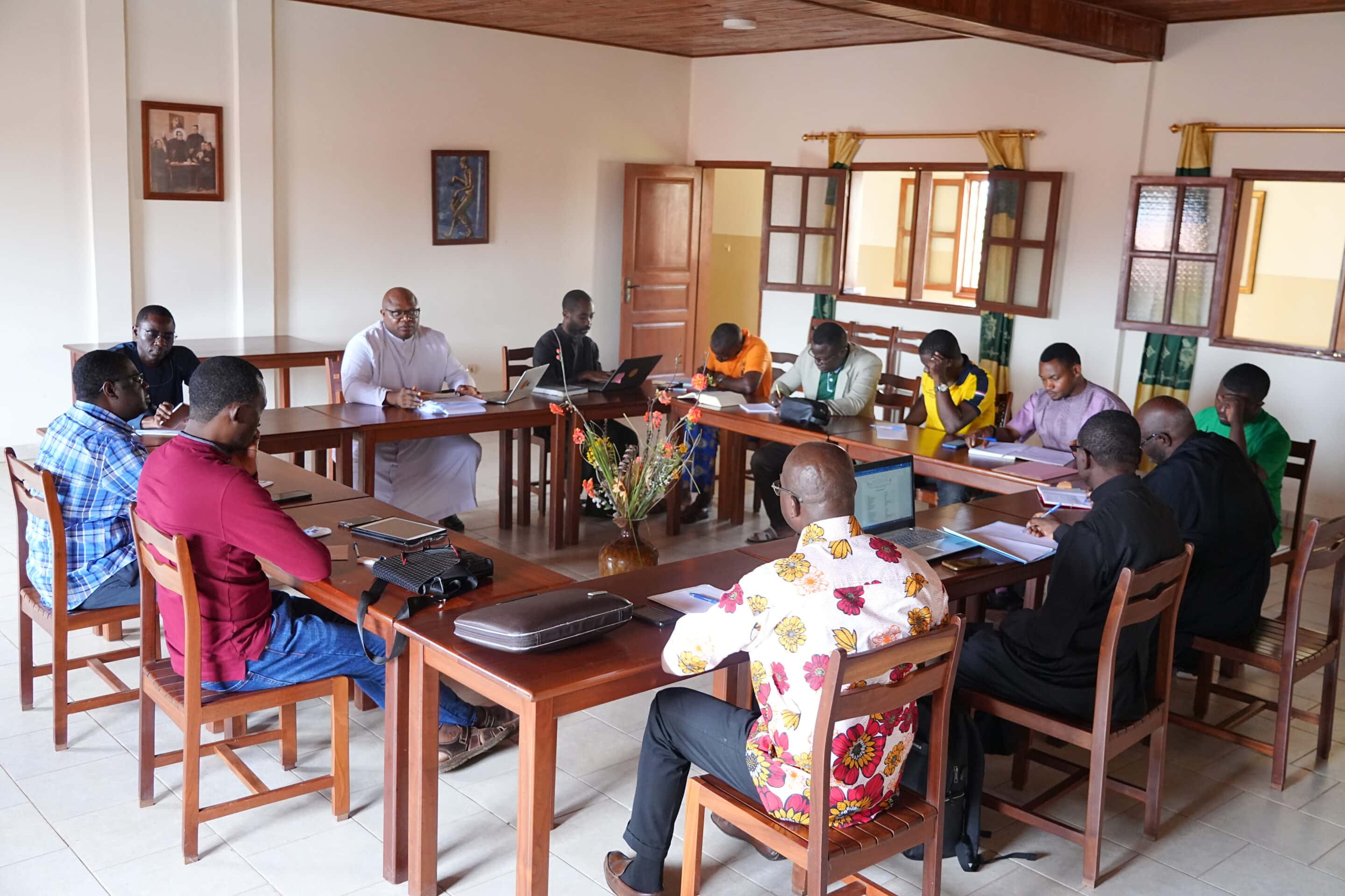 Sinodalità in formazione: Formatori e Consiglio di Delegazione si riuniscono a Yaounde