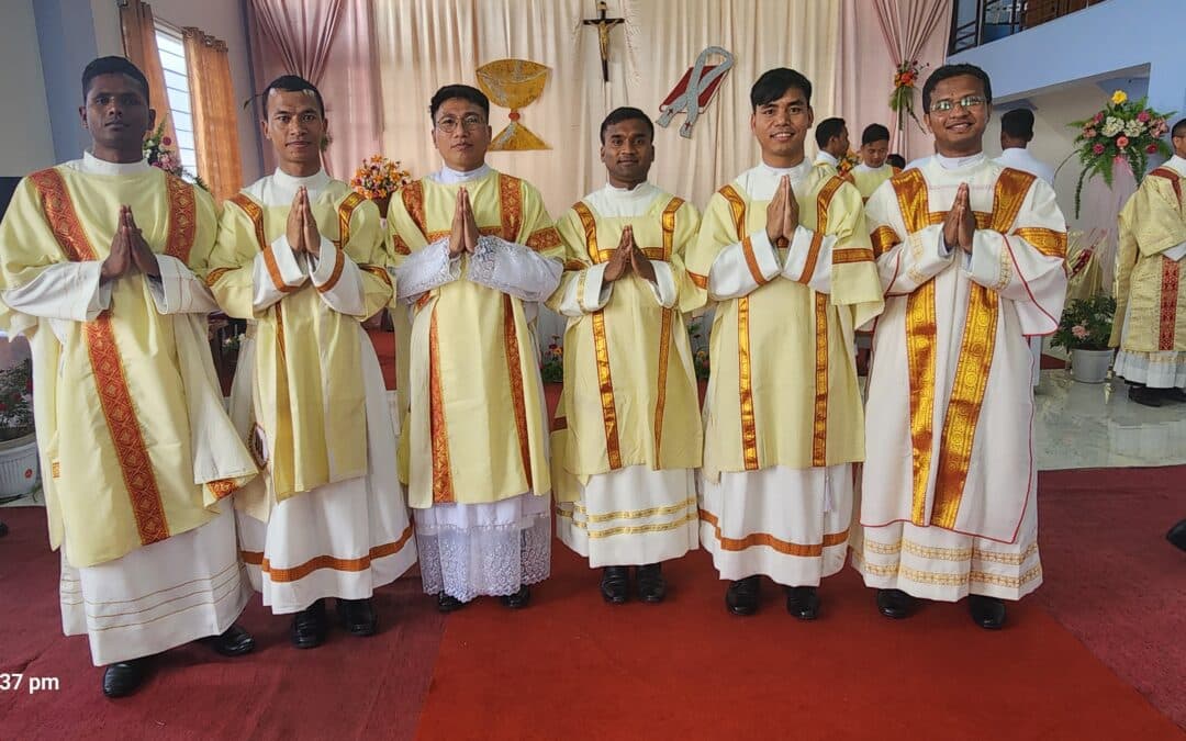 Província do Nordeste da Índia celebra ordenação de seis novos diáconos